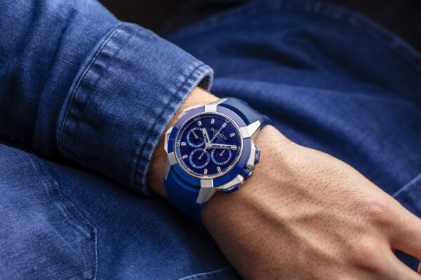 Jacob & Co Epic X Chrono 44mm Tri-Compax Blue - Image 2